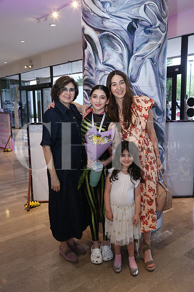 Regina Millan y Sofia Millan 0