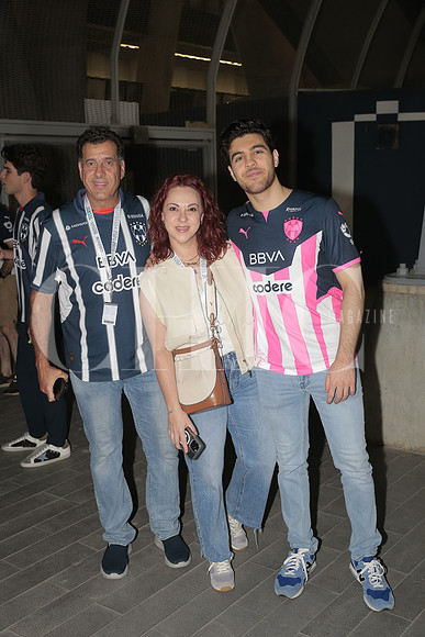 Enrique Yga, Vicky Yga y Juan Pablo Yga 2