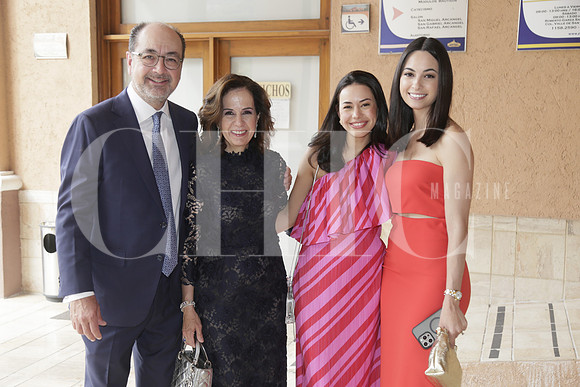 Carlos Montaño, Luly Ravise de Montaño, Eugenia Montaño y Bárbara Cantú