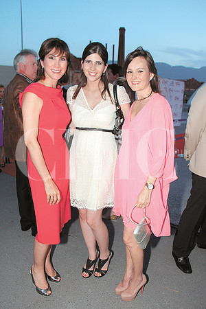 Lucy Garza de Llaguno, Lucy Llaguno de Coindreau y Mónica Escamilla de Lobeira
