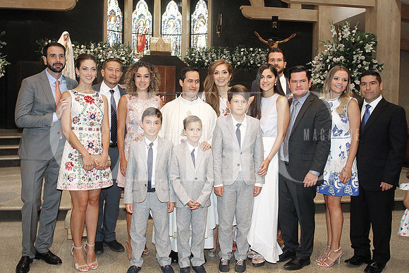 Alfonso Ramos, Catalina Zambrano, Mauricio Zavala, Julia Ramos, Wichi Zavala, Padre Noel, Claudia Hernández, Pau Valdés,  Mario Laborín, David Laborín, Vicky Lankenau y Robert