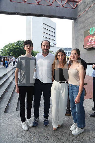 Mauricio Treviño, Mónica Sada y Valeria Treviño 0