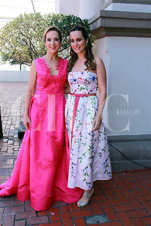 Maria Isabel Garza de Salvador y Paulina Tancredi de Mendoza
