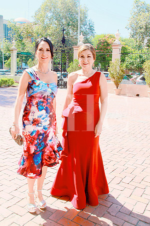Lidya Gonzalez de Rumbaud y Patricia Treviño de Ortiz