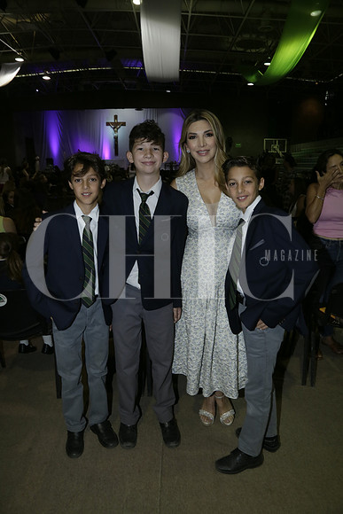 Mateo Salinas, Mauricio Salazar, Antonella Michelena de Salazar y Pablo Salinas