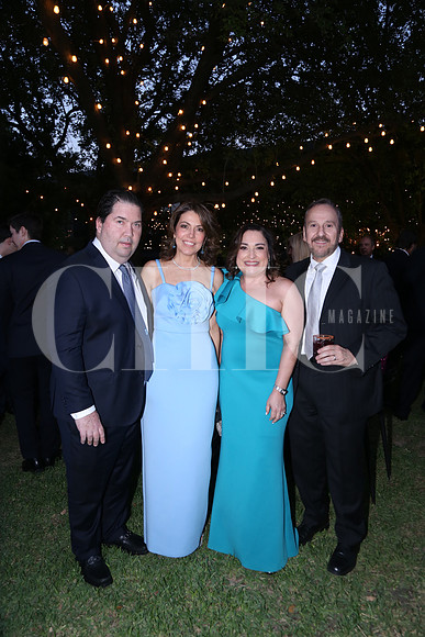 Gonzalo García, Rebeca Martínez de García, Laura García de Luna y Oscar Luna 0