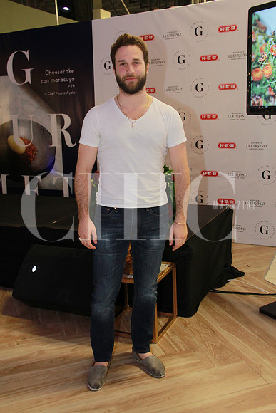 Max Fernandez (2)