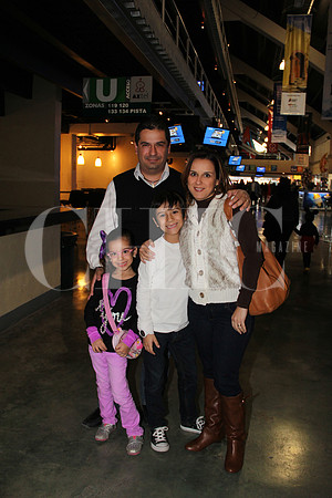 Kamila Olivares, Adrián Olivares, Adrián Olivares y Rosy de Olivares