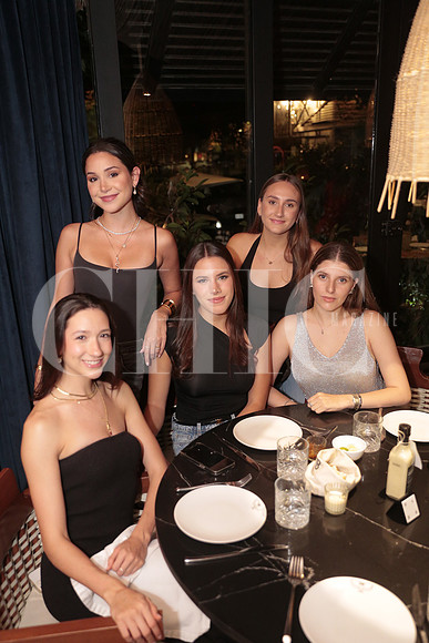 Miranda Gonzalez, Arantza Coindreau, Florencia Calderon, Raquel Rodriguez y Elena Calderon 5