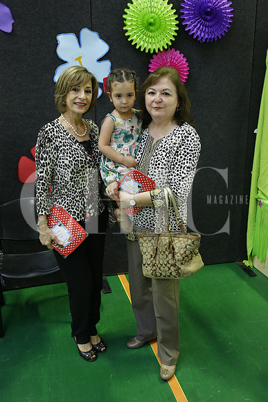 Lupita de Garza, Alana Garza y Sandra de Ram°rez (2)