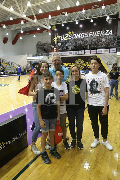 Jose Morales y Norma Velazquez con ssu hijos Marijose Jose Andres Jose Eduardo y Andres