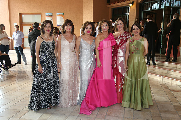 Monica de Avila, Thalis Hauser de Martinez, Claudia Sada de Gozalez, Norma Nasta de Toussaint, Eva Garza de Fernandez y Daniela Garcia de Cueva