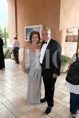 Claudai Sada de Gonzalez y Placido Gonzalez