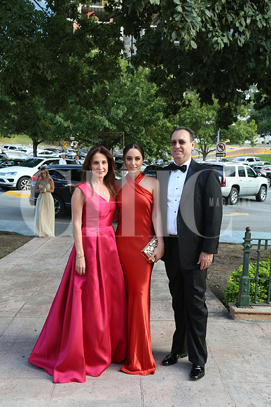 Lorena Ballesteros de Reyes, Eugenia Reyes de Zubieta y Jorge Reyes