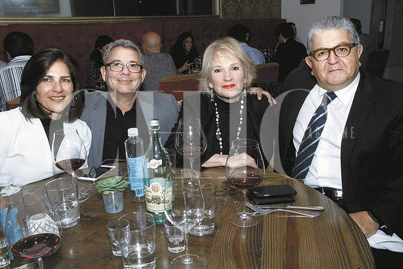 Ana María Carraeño, Nataniel Castro, Mima de González y Ricardo González