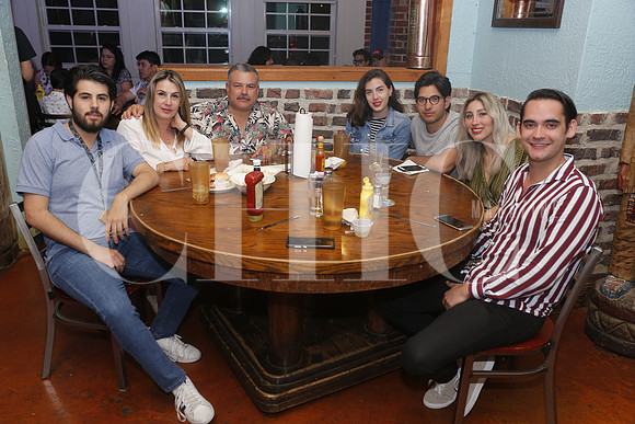 Bruno Gonzalez, Ana de Gonzalez, Guillermo Gonzalez, Ana Karen Gonzalez, Daniel Gonzalez, Valeria Gonzalez y David Lozano 7