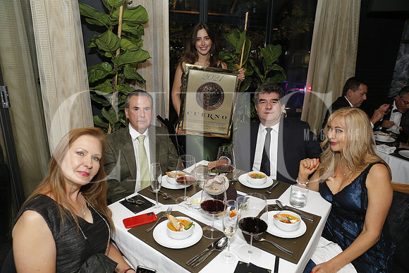 Blanca González de Treviño, David Treviño, Jorge Gamez y Ana González de Gamez