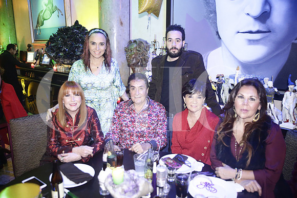Beatriz Zepeda, Vero Marcos, Horacio Saenz, Bruno Saenz, Irma Reyes de Saenz  y Martha Farias (2)