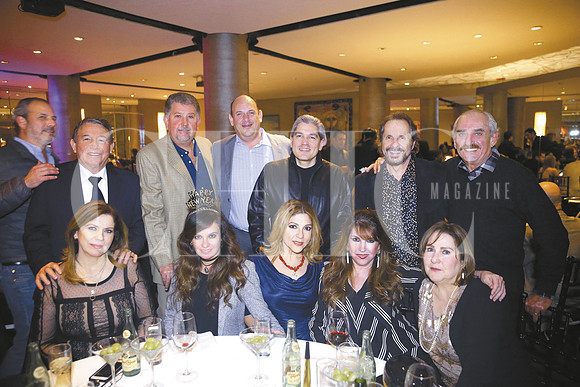 Matías Garza, Germán García, Javier Valdés, Roberto Prosperi, Aldo Flores, Alfredo Kaún, Miguel Cavazos, Martha Valdés, Maricela Robela, Judith Marcos de Garza, Carmen Elizondo de Kaún e Ileana
