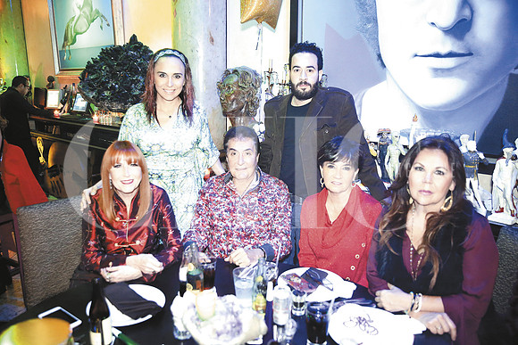 Beatriz Zepeda, Vero Marcos, Horacio Saenz, Bruno Saenz, Irma Reyes de Saenz  y Martha Farias (3)