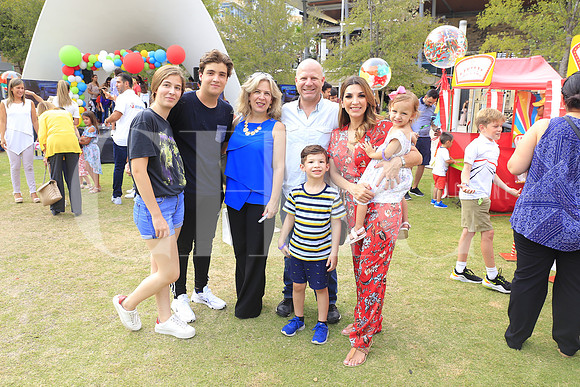 Elsa Aurora Escandon, Jacobo Escandon, Elsa Salazar de González, Mauricio Salazar, Mauricio Salazar, Antonela Salazar y Antonela Michelena (1)
