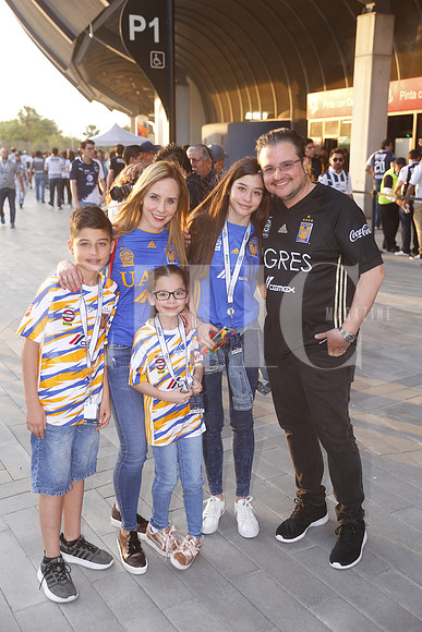 Alejandro Peña, Eva Peña, Marcela Moreno, Gretta Peña y Alejandro Peña (2)
