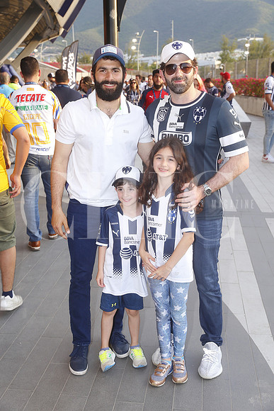 Alfredo Dieck, Victor Marcos, Regina Marcos y Victor Marcos (3)
