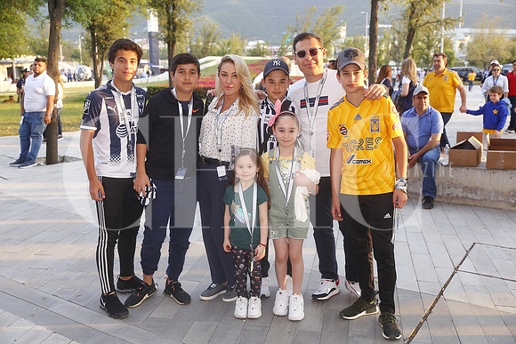Antonio Gomez, Gonzálo Elizalde, Denisse Siller de Parga, Marion Parga, José Luis Parga, Nicole Parga,  José Luis Parga y Daniel Guajardo (3)