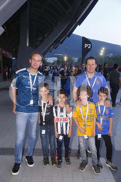 Bernardo Sada, Bernardo Sada, Mariano Villarreal, Diego Montemayor,  Hernán González y Javier González (3)
