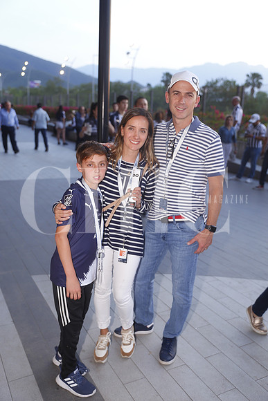 Federico Cueva, Martha García y Andrés Cueva (1)