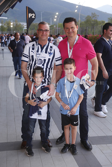 Francisco Flores, Santiago Flores, Bernardo Rodríguez y Bernardo Rodríguez (2)