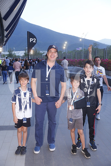 Martin Quiñones, Tomas Quiñones, Arturo Quiñones y Arturo Quiñones (10)
