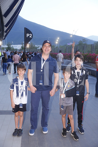 Martin Quiñones, Tomas Quiñones, Arturo Quiñones y Arturo Quiñones (8)
