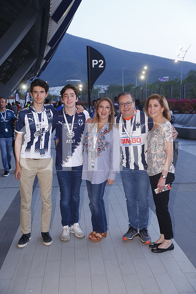 Mateo Zepeda, Patricio Estrada, Elizabeta Parboni, Guillermo Estrada y Graciela Estrada (4)