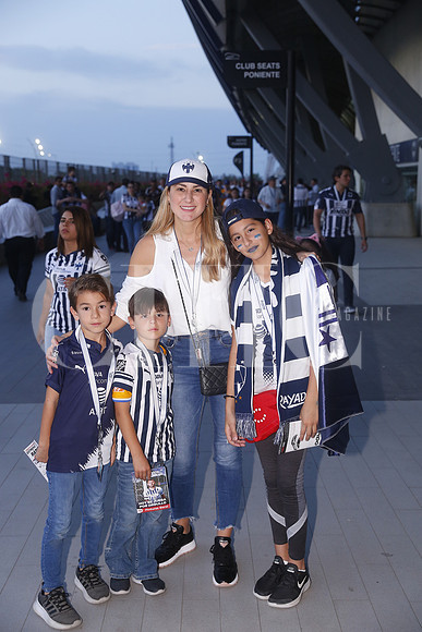 Rafael Villasana, Mariano de la Garza, Sandra Fernandez de Villasana y Camila Alanis (2)