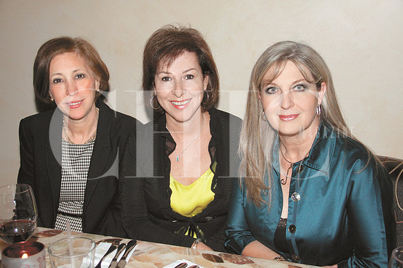 Adriana de Zepeda, Ofelia de Navarro y Aracely de Cantú