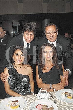 Ana y Elik Khobe y Flor y Toufich Khobe