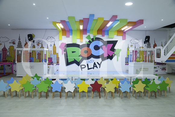 Aspectos de interiores y areas de Rock n Play (24)