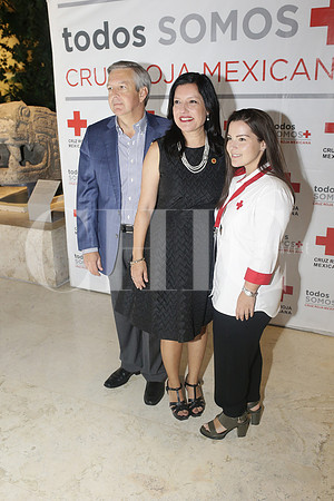 Alberto Bremer, Lorena Salas de Bremer y Barbara Bremer (2)