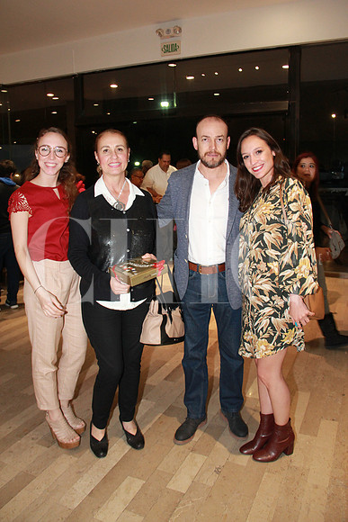 Clio, Tere, David y Priscila