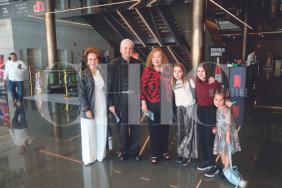 Adriana, Miguel, Aurora, Isabel, Mariana y Sofía