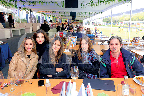 Cecilia Zambrano, Sofía Garza, Tania Vanduri, Ahidé Cardoso y Pedro Romo (1)
