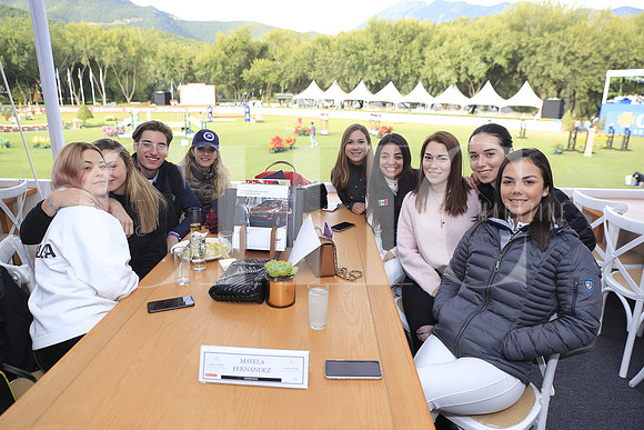 Cynthia Gutiérres, Daniela Gracia, Marco Canavati, Clara León, Katia Treviño, Dayanne Salas, Ana Fer de la Garza, Raquel Garza, Eugenia García y Agustín Aguilar (1)