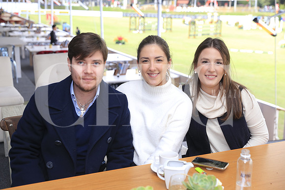 Daniela González, Mariana González y Jaime García (3)