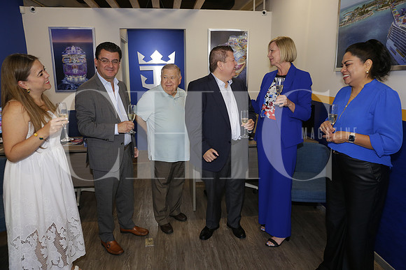 Apertura Local Royal Caribbean 16