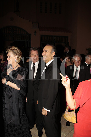 Betty de Schwarz, Miguel Schwarz y Francisco Garza