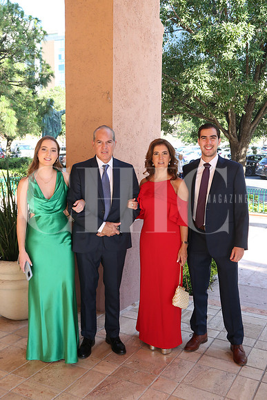 Rebeca Salinas, Marcelo Salinas, Rebeca de la Garza de Salinas y Adrián Salinas 0