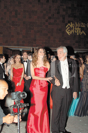 Mónica MEyer de Villarreal y Ricardo  Villarreal (papás de la novia)