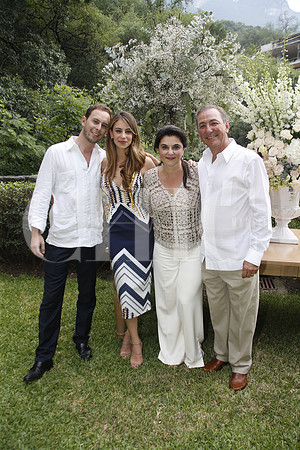Eduardo Vázquez, Viviana Sánchez, Lia Sabella de Sánchez y Roberto Sánchez