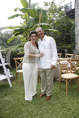 Lia Sabeella de Sánchez y Roberto Sánchez-2